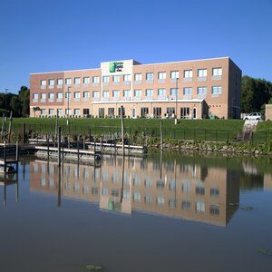 Express & By Ihg